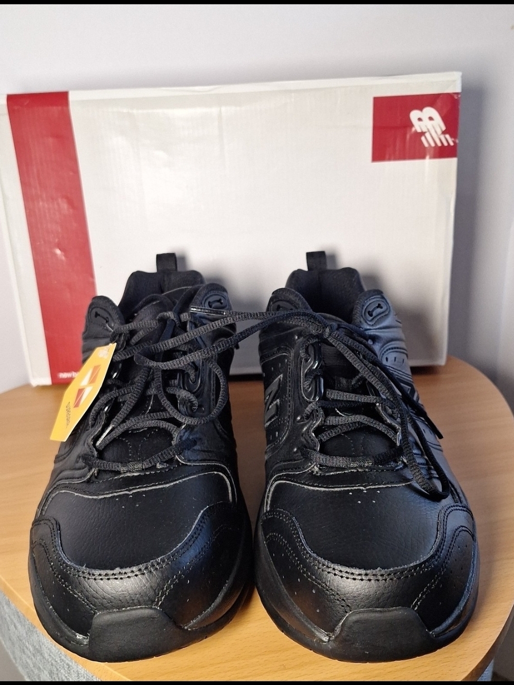 New Balance Men’s Black Leather Walking Shoes - SureGrip - Picture 2 of 13